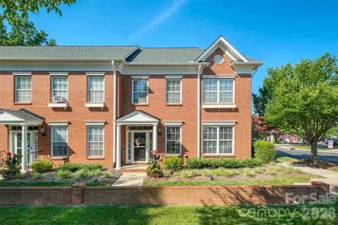 432 Park Square Pl, Matthews, NC 28105