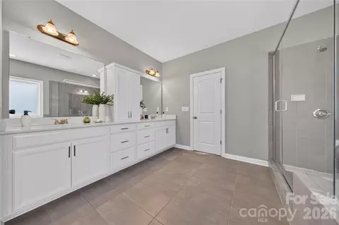 Bath - 366 Hampton Trail Dr, Fort Mill, SC 29708 photo 4 of 5