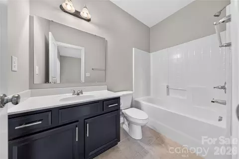 Bath - 366 Hampton Trail Dr, Fort Mill, SC 29708 photo 4 of 4