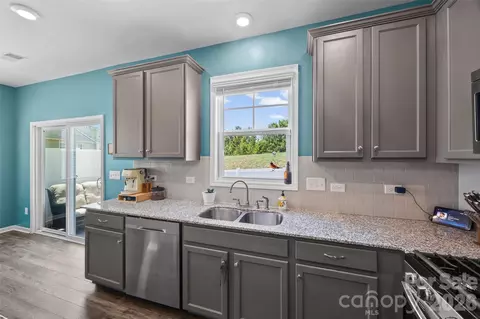 Kitchen - 8176 Sheffield Dr, Terrell, NC 28682 photo 2 of 2