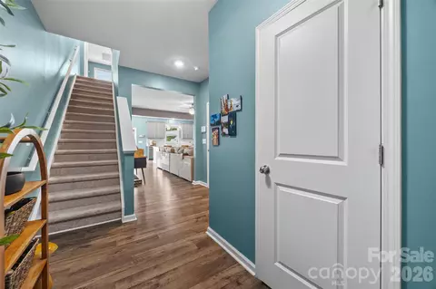 Entry Way - 8176 Sheffield Dr, Terrell, NC 28682 photo 2 of 4