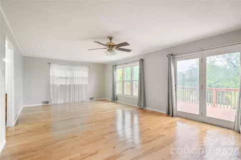 Living - 2053 Boiling Springs Rd, Purlear, NC 28665 photo 10 of 12