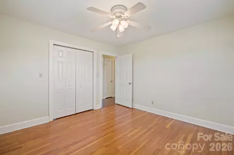Bedroom - 2053 Boiling Springs Rd, Purlear, NC 28665 photo 3 of 5