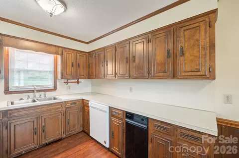 Kitchen - 2053 Boiling Springs Rd, Purlear, NC 28665 photo 2 of 4