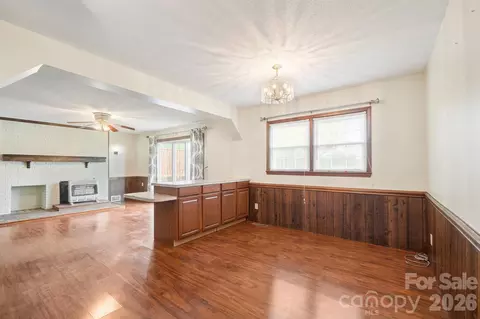 Living - 2053 Boiling Springs Rd, Purlear, NC 28665 photo 4 of 12