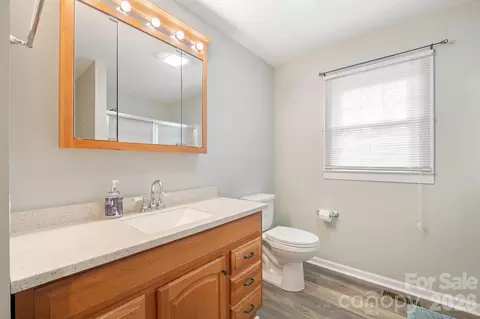 Bath - 2053 Boiling Springs Rd, Purlear, NC 28665 photo 1 of 4