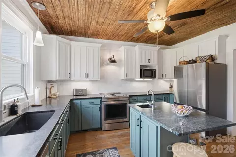 Kitchen - 1506 E Sandy Ridge Rd, Monroe, NC 28112 photo 1 of 4
