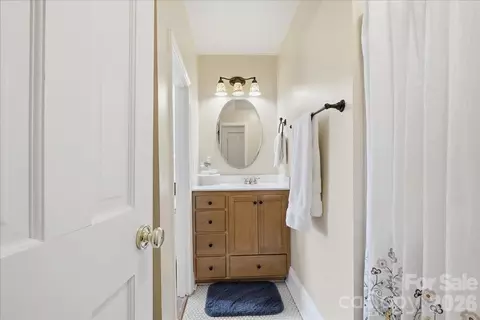 Bath - 1506 E Sandy Ridge Rd, Monroe, NC 28112 photo 2 of 3