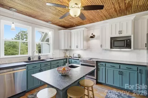 Kitchen - 1506 E Sandy Ridge Rd, Monroe, NC 28112 photo 4 of 4