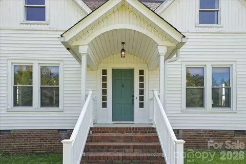 Exterior - 1506 E Sandy Ridge Rd, Monroe, NC 28112 photo 2 of 5