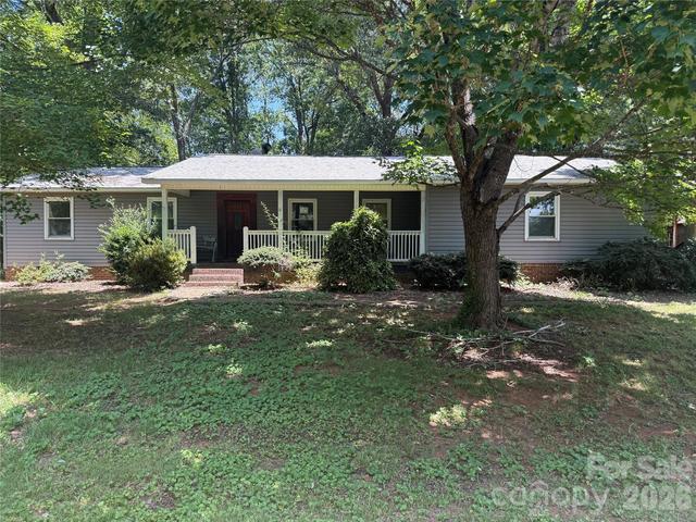 121 Brady Circle Rd, Statesville, NC 28625