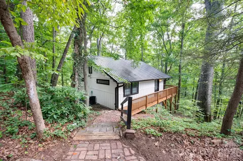 17 Woodhaven Pl, Asheville, NC 28805
