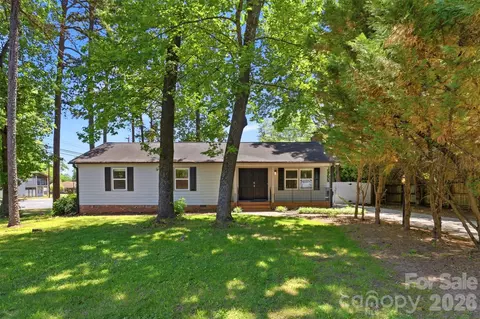 1440 Jodhpur Ct, Charlotte, NC 28212