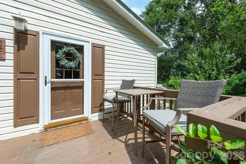 223 Davidson Rd, Swannanoa, NC 28778