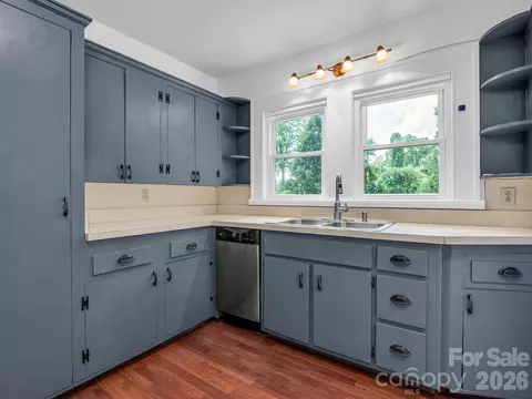 555 State St, Marion, NC 28752 photo 18