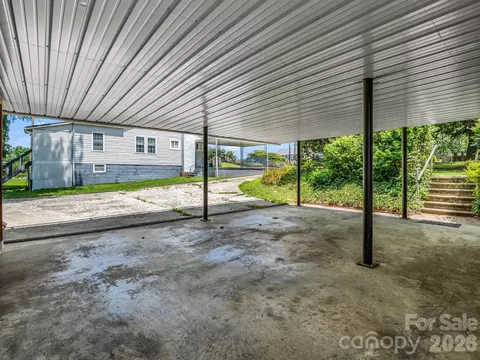 555 State St, Marion, NC 28752 photo 8