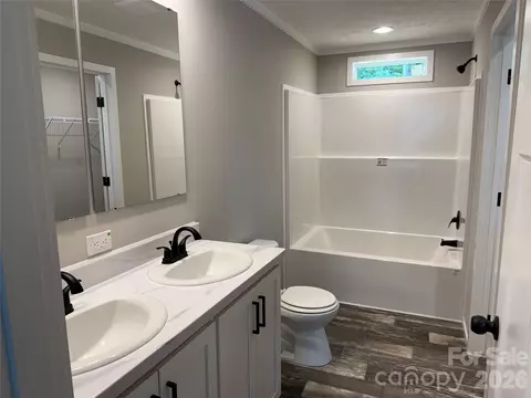 Bath - 4175 Maple Trl, Morganton, NC 28655 photo 1 of 2