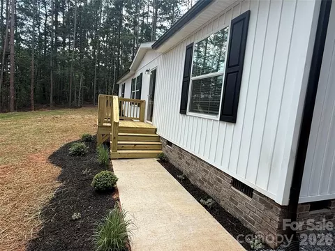 Exterior - 4175 Maple Trl, Morganton, NC 28655 photo 2 of 4