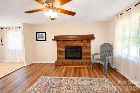 Living - 3237 Annex St, Conover, NC 28613 photo 3 of 7