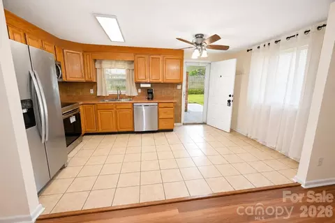 Kitchen - 3237 Annex St, Conover, NC 28613 photo 4 of 4