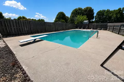 Exterior - 3237 Annex St, Conover, NC 28613 photo 4 of 6