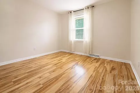 Bedroom - 3237 Annex St, Conover, NC 28613 photo 6 of 8