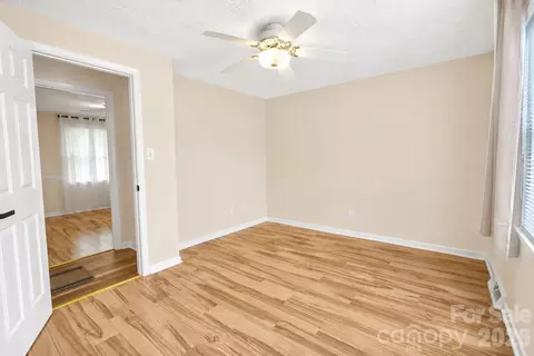 Bedroom - 3237 Annex St, Conover, NC 28613 photo 4 of 8
