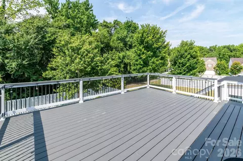 Exterior - 8212 Ruby Valley Rd, Charlotte, NC 28277 photo 6 of 7