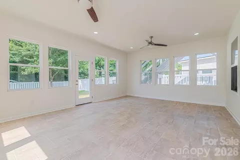 Exterior - 8212 Ruby Valley Rd, Charlotte, NC 28277 photo 7 of 7