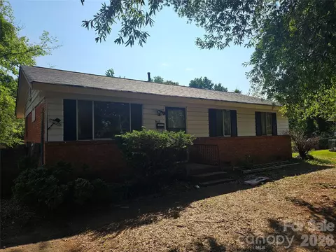 5415 Dennis Ct, Charlotte, NC 28213
