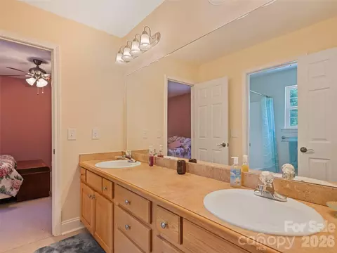 Bath - 57 Woodfin Rd, Sylva, NC 28779 photo 3 of 3