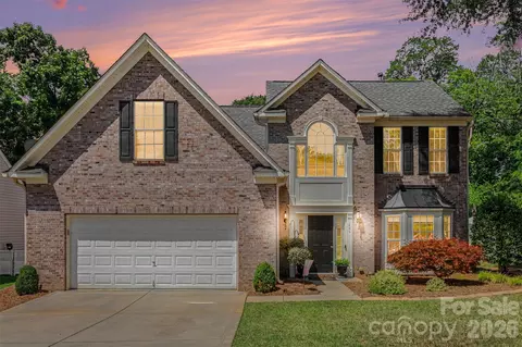 409 Dutchmans Meadow Dr, Mount Holly, NC 28120