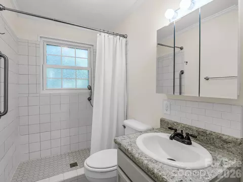Bath - 117 Whitney Ave, Tryon, NC 28782 photo 1 of 2