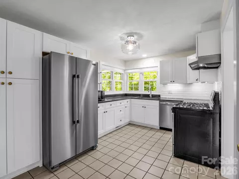 Kitchen - 117 Whitney Ave, Tryon, NC 28782 photo 1 of 4