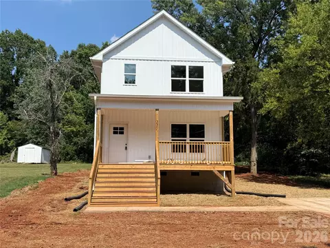 227 S Caldwell Ave, Newton, NC 28658