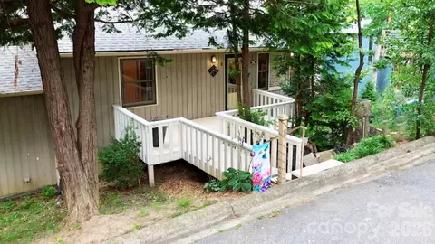 127 Riverview 8 8b Dr #8 & 8B, Asheville, NC 28806