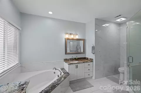 Bath - 3003 Rochester Ct, Monroe, NC 28110 photo 3 of 6