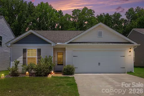1329 Nia Rd, Charlotte, NC 28215