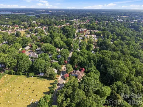 View/Area - 519 South St, Davidson, NC 28036 photo 2 of 2