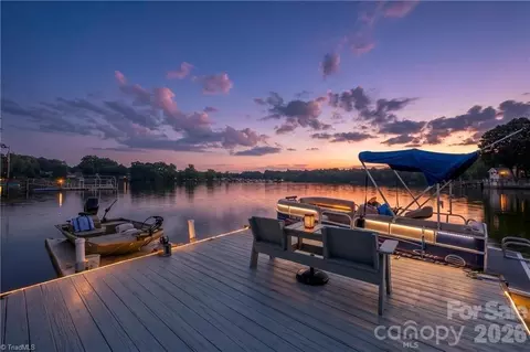 2113 Warf Rd, Lexington, NC 27292