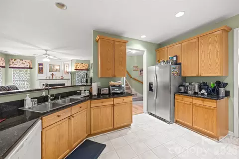 Kitchen - 659 E Cheval Dr, Fort Mill, SC 29708 photo 3 of 4