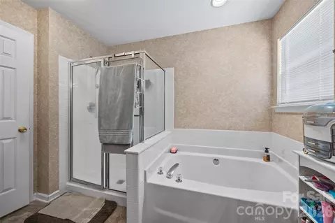 Bath - 659 E Cheval Dr, Fort Mill, SC 29708 photo 4 of 4