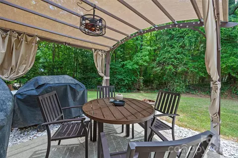 Exterior - 659 E Cheval Dr, Fort Mill, SC 29708 photo 3 of 6