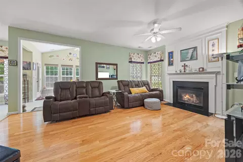 Living - 659 E Cheval Dr, Fort Mill, SC 29708 photo 2 of 4