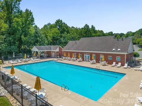 Exterior - 659 E Cheval Dr, Fort Mill, SC 29708 photo 5 of 6