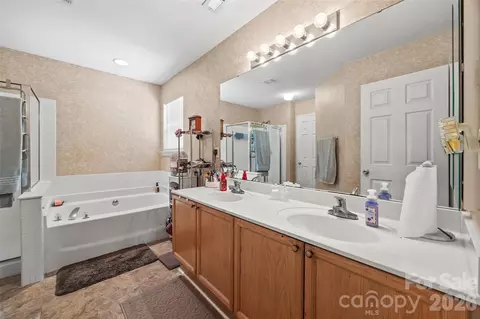 Bath - 659 E Cheval Dr, Fort Mill, SC 29708 photo 3 of 4