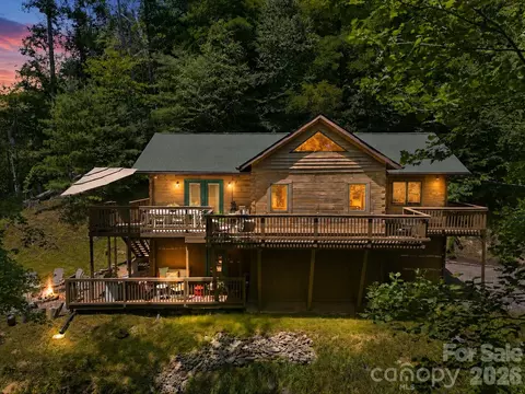 619 Leisure Ln, Burnsville, NC 28714