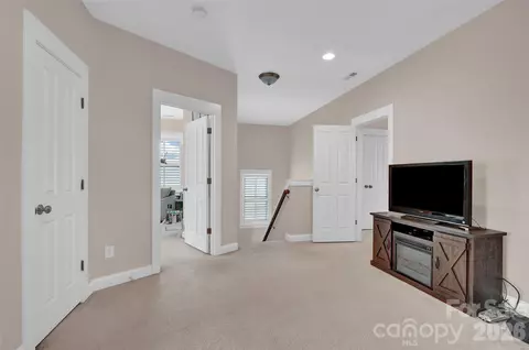 Entry Way - 4090 Library Nw Ln NW, Conover, NC 28613 photo 4 of 4
