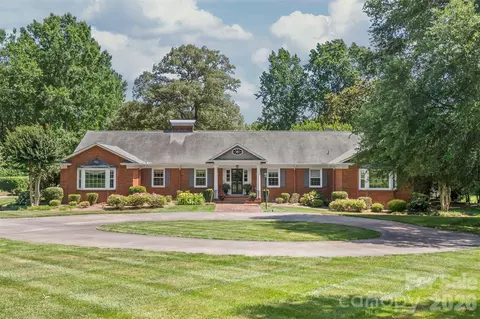 301 Fairway Dr, Fort Mill, SC 29715
