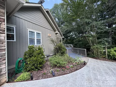 100 Hannah Dr, Mill Spring, NC 28756 photo 4